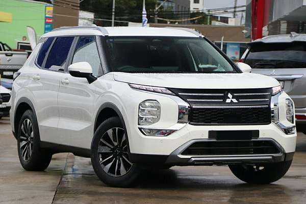 2025 Mitsubishi Outlander LS ZM