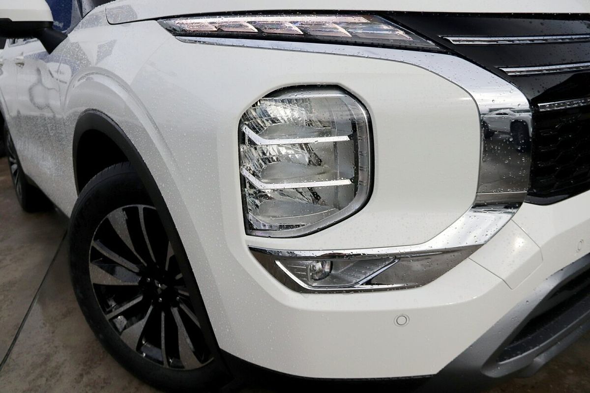 2025 Mitsubishi Outlander LS ZM