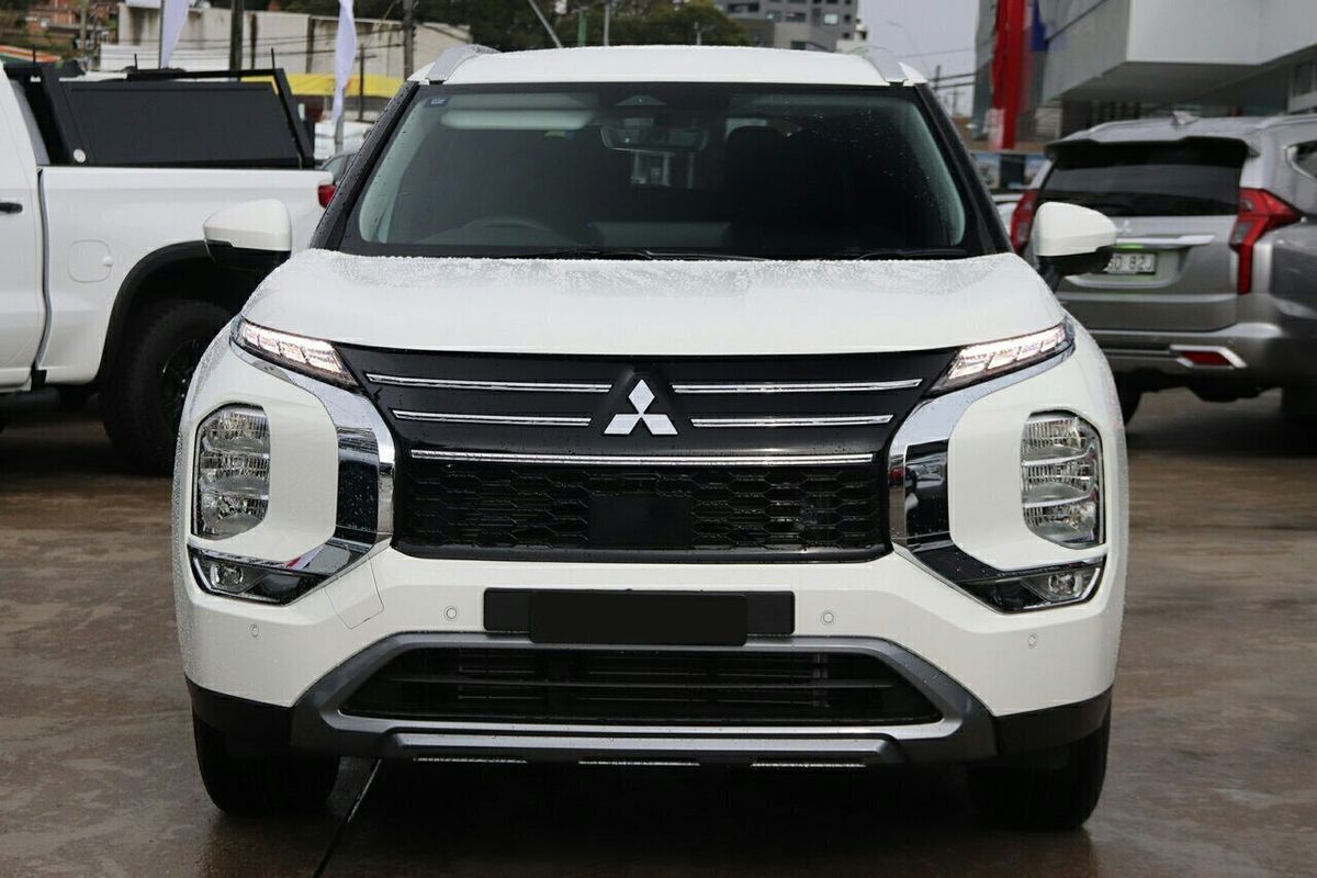 2025 Mitsubishi Outlander LS ZM