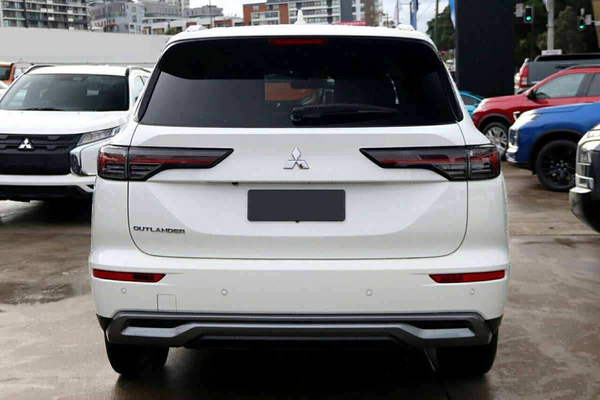 2025 Mitsubishi Outlander LS ZM