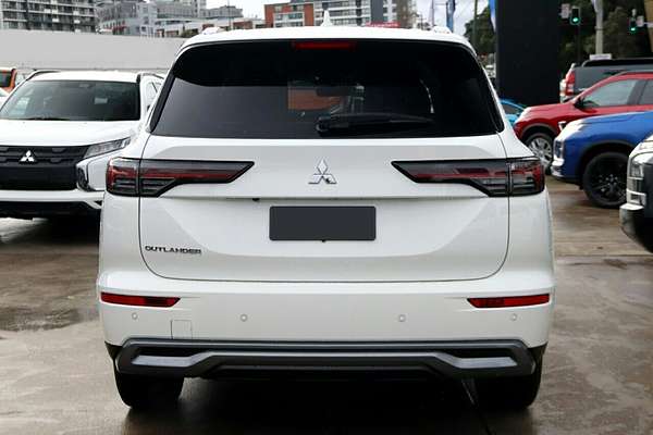 2025 Mitsubishi Outlander LS ZM