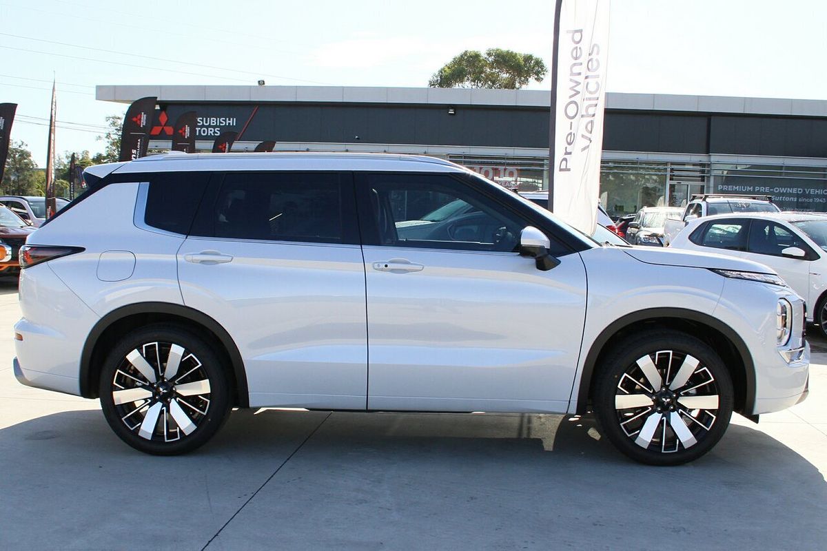 2025 Mitsubishi Outlander Exceed ZM