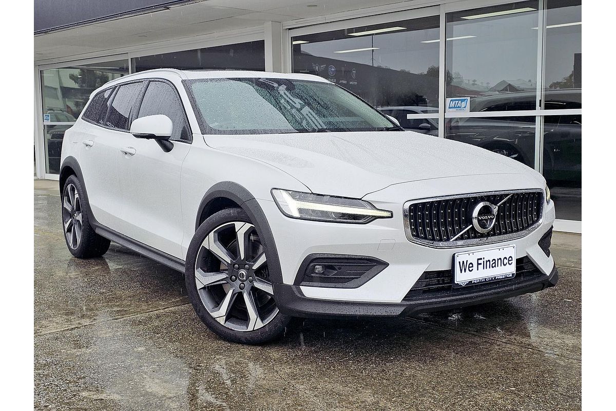 2021 Volvo V60 Cross Country B5