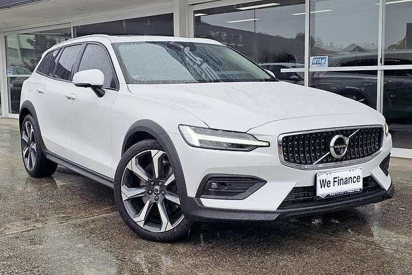 2021 Volvo V60 Cross Country B5