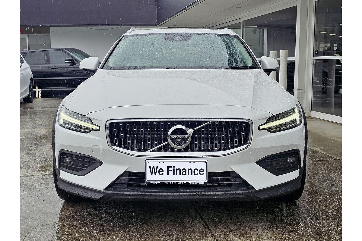 2021 Volvo V60 Cross Country B5