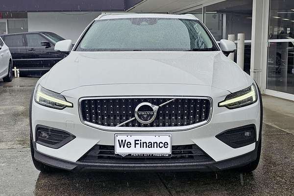 2021 Volvo V60 Cross Country B5