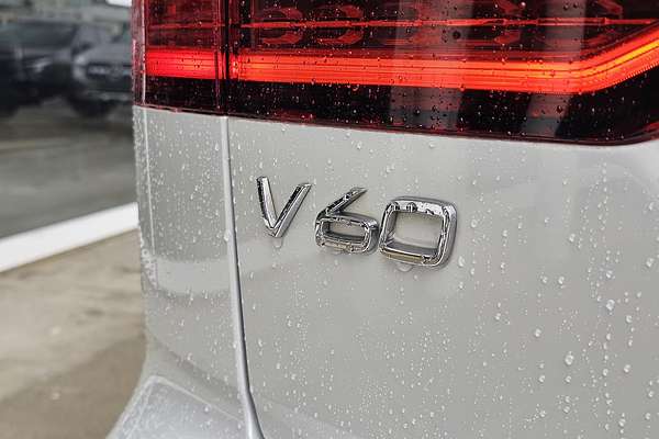 2021 Volvo V60 Cross Country B5