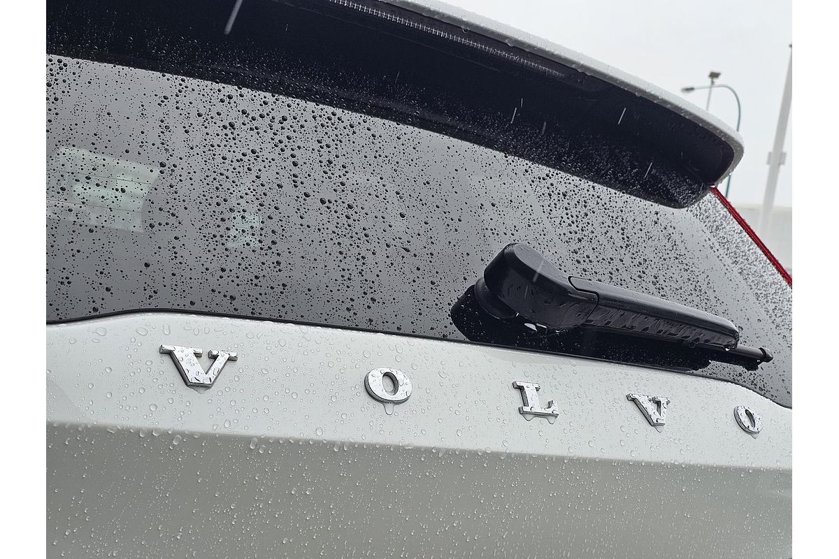 2021 Volvo V60 Cross Country B5