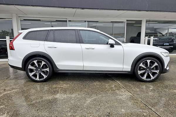 2021 Volvo V60 Cross Country B5