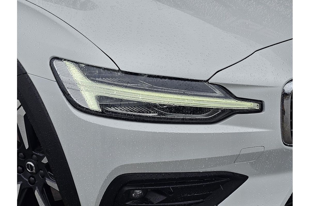 2021 Volvo V60 Cross Country B5