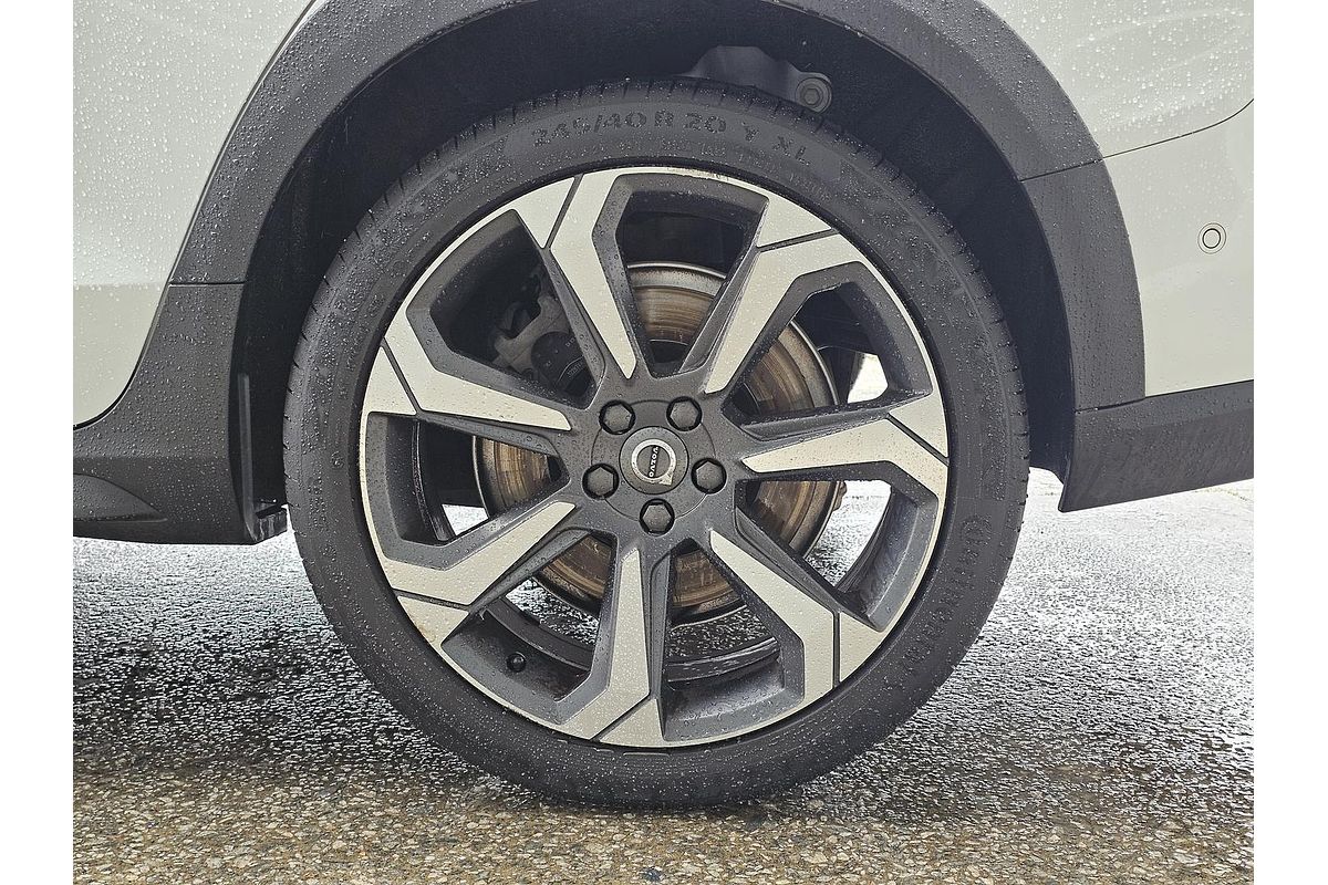 2021 Volvo V60 Cross Country B5