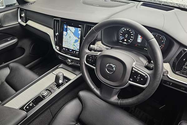 2021 Volvo V60 Cross Country B5