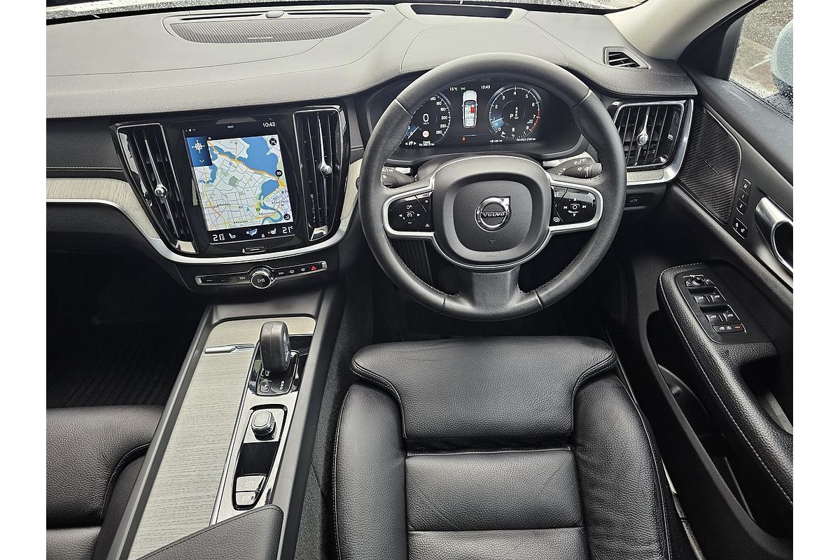 2021 Volvo V60 Cross Country B5