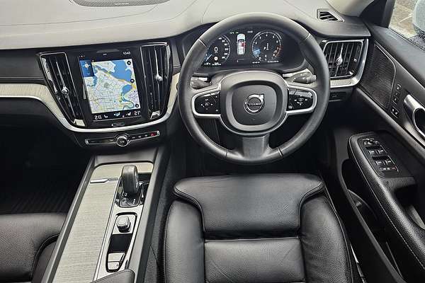 2021 Volvo V60 Cross Country B5