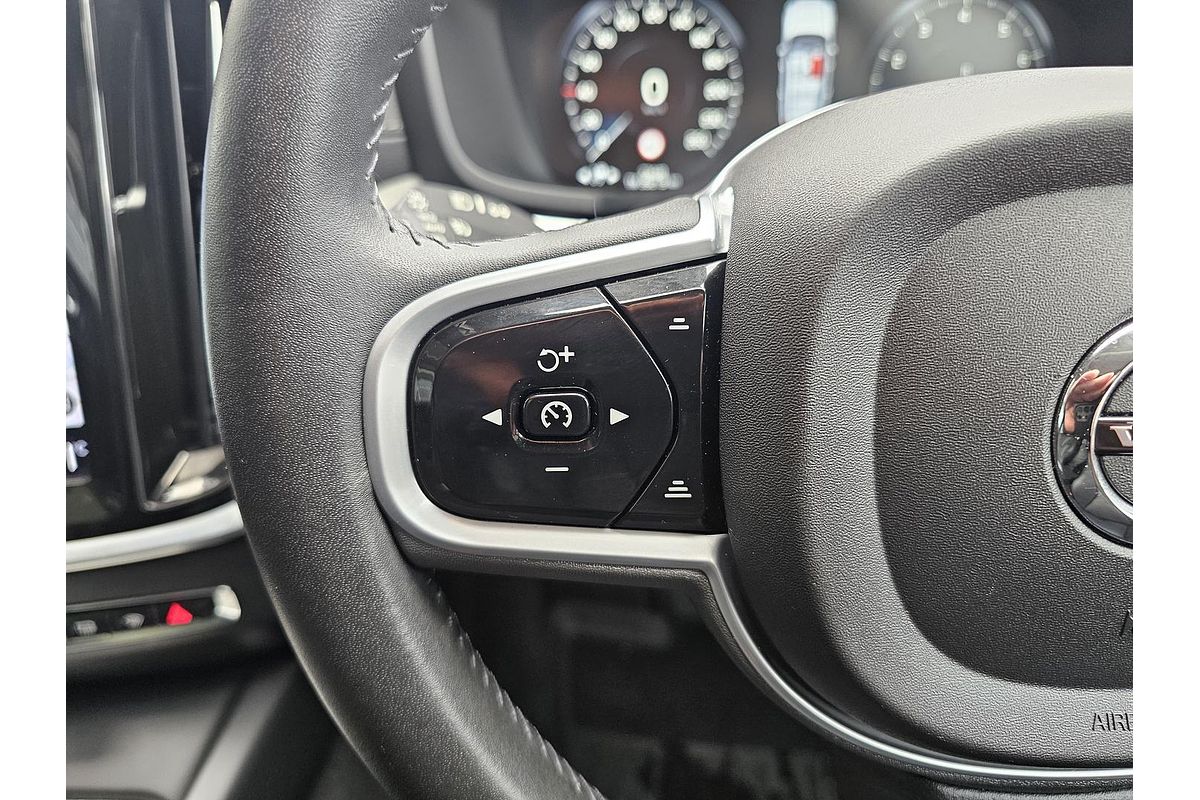 2021 Volvo V60 Cross Country B5