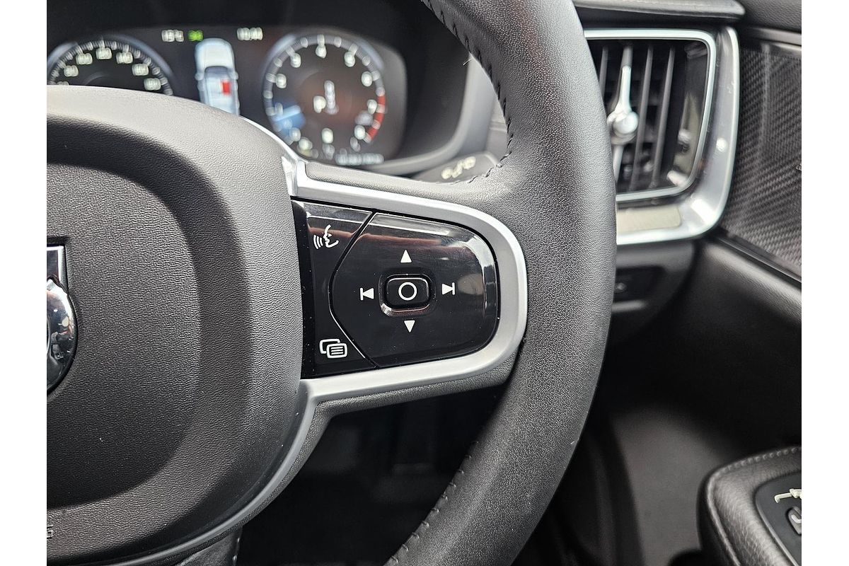2021 Volvo V60 Cross Country B5