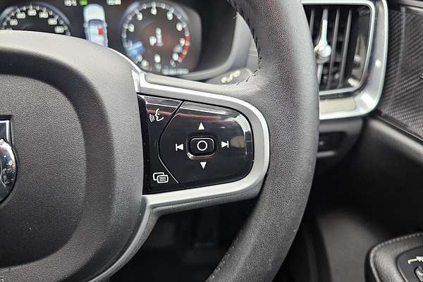 2021 Volvo V60 Cross Country B5