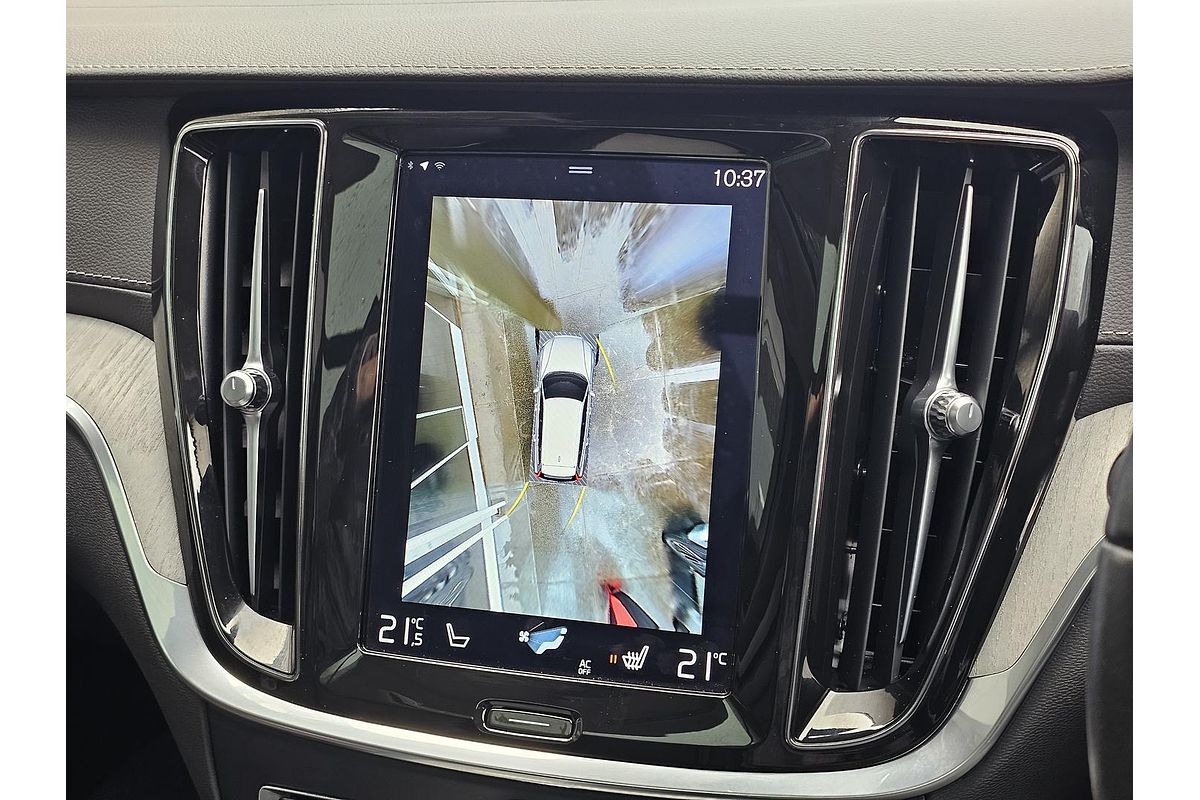 2021 Volvo V60 Cross Country B5