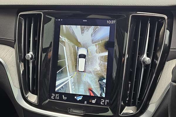 2021 Volvo V60 Cross Country B5