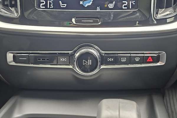 2021 Volvo V60 Cross Country B5