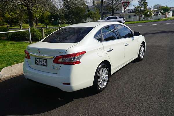 2014 Nissan Pulsar ST B17