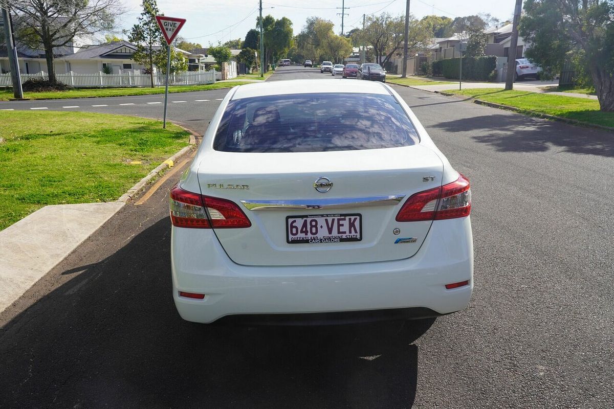 2014 Nissan Pulsar ST B17