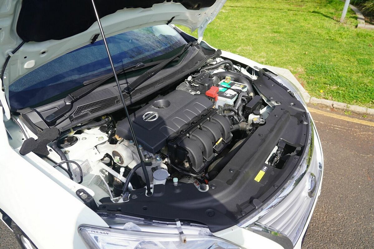 2014 Nissan Pulsar ST B17