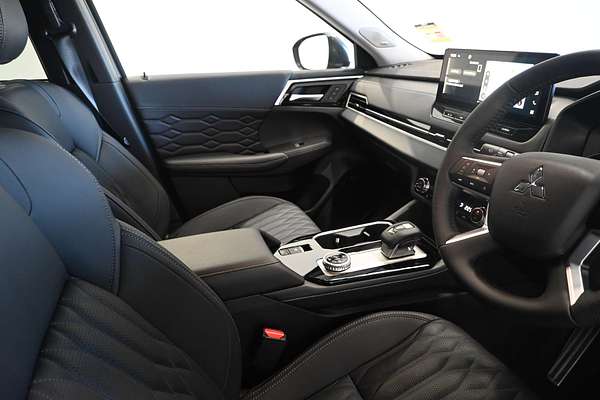 2025 Mitsubishi Outlander Exceed ZM