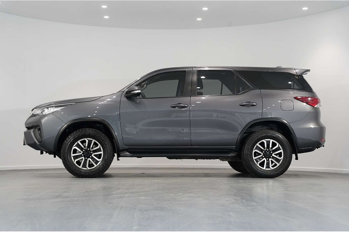 2017 Toyota Fortuner GX GUN156R