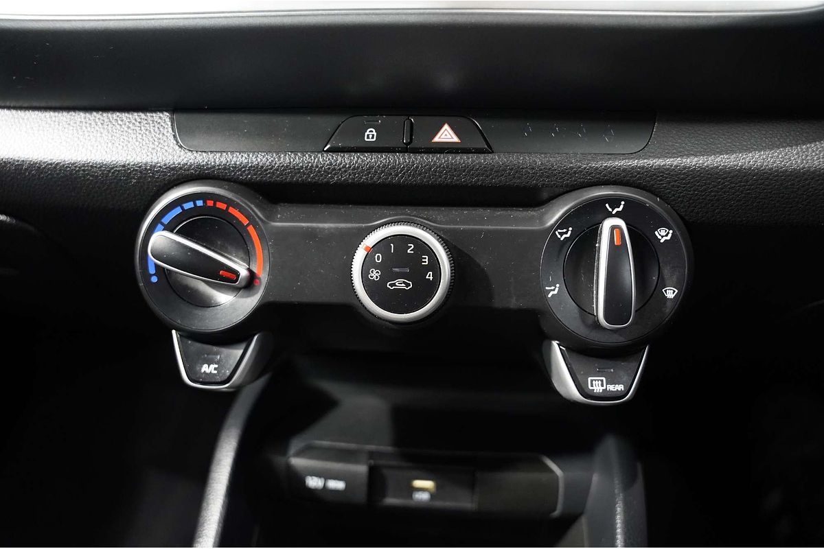 2023 Kia Stonic S YB