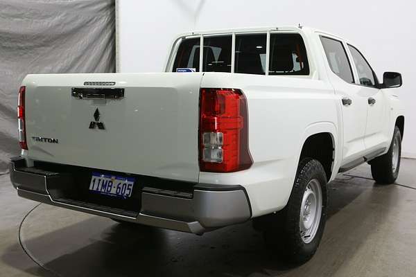 2024 Mitsubishi Triton GLX MV 4X4