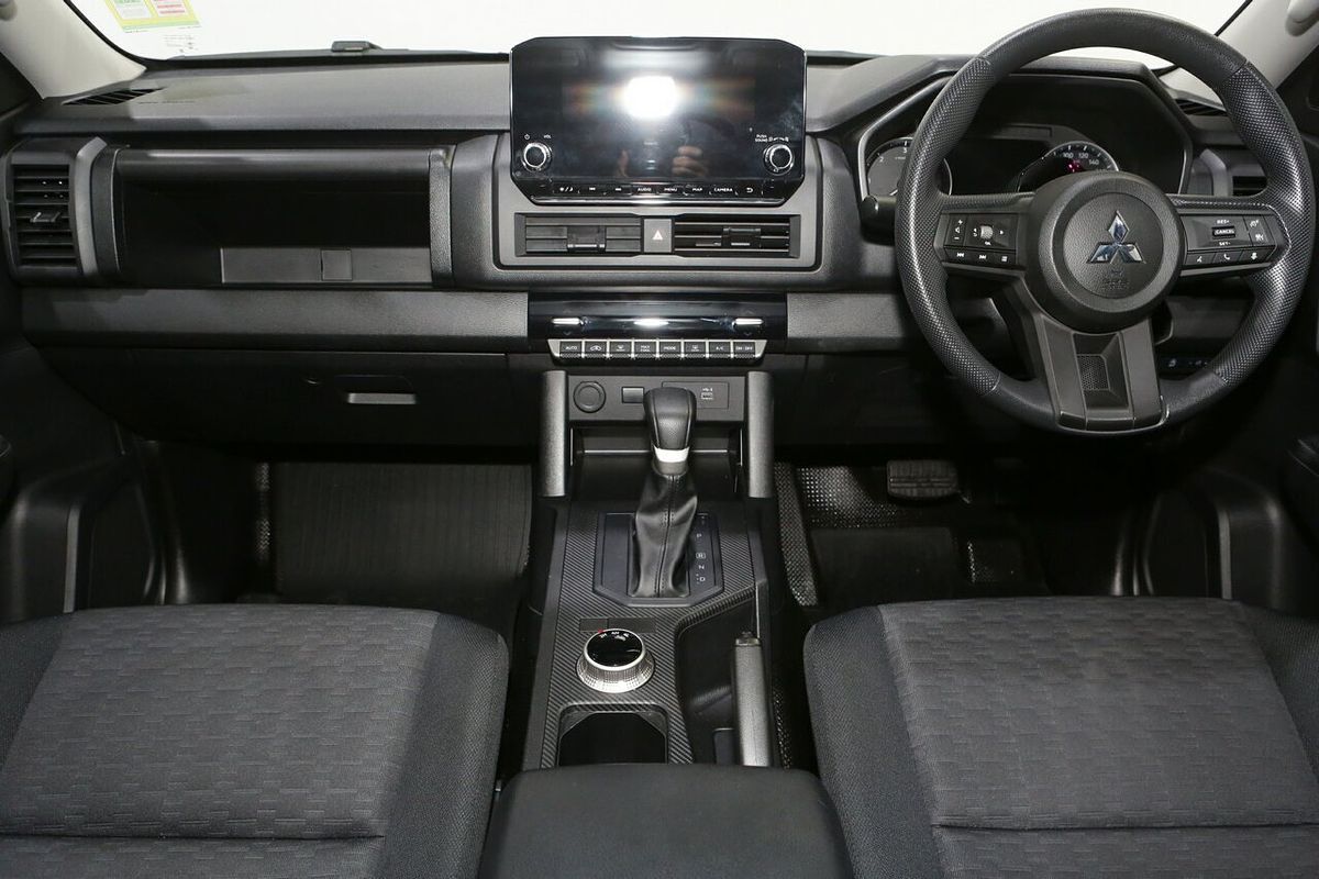 2024 Mitsubishi Triton GLX MV 4X4