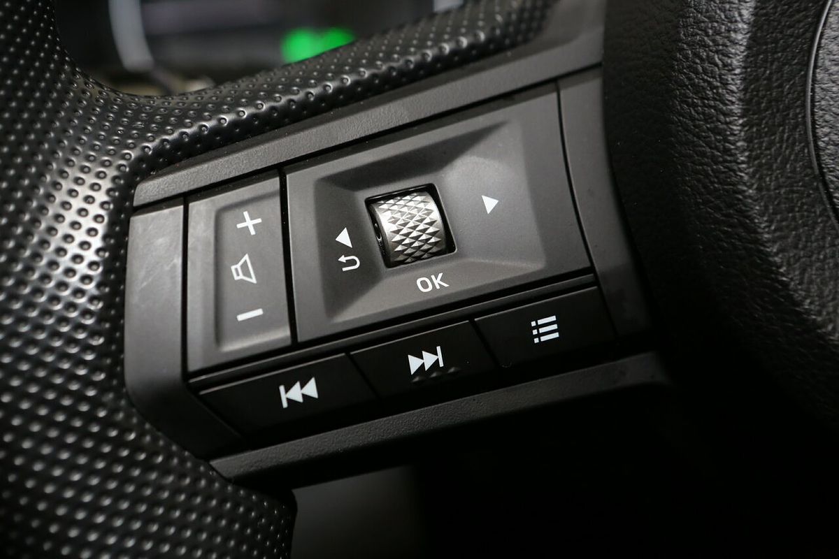 2024 Mitsubishi Triton GLX MV 4X4
