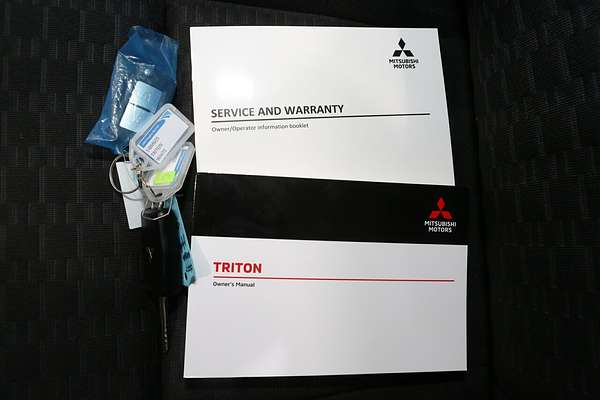 2024 Mitsubishi Triton GLX MV 4X4
