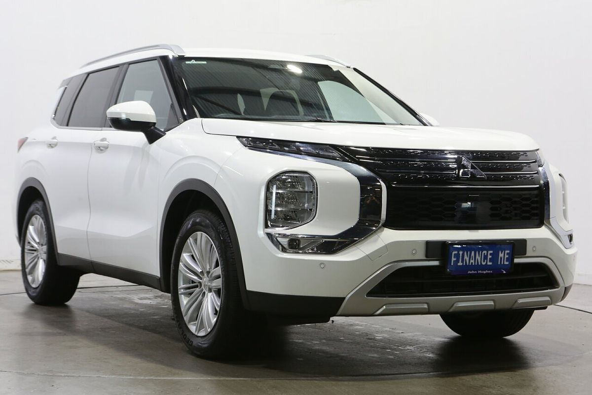 2024 Mitsubishi Outlander LS ZM
