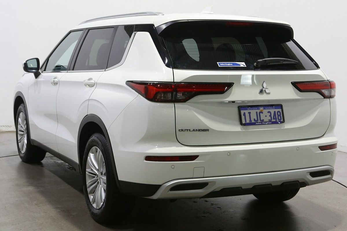 2024 Mitsubishi Outlander LS ZM