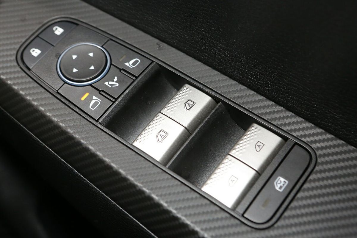 2024 Mitsubishi Outlander LS ZM