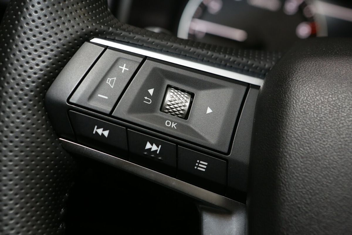 2024 Mitsubishi Outlander LS ZM