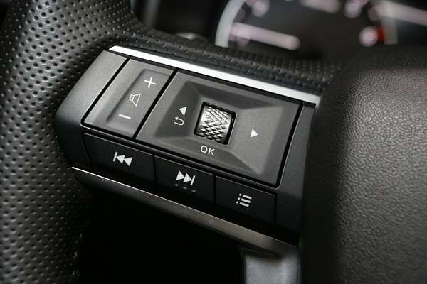 2024 Mitsubishi Outlander LS ZM