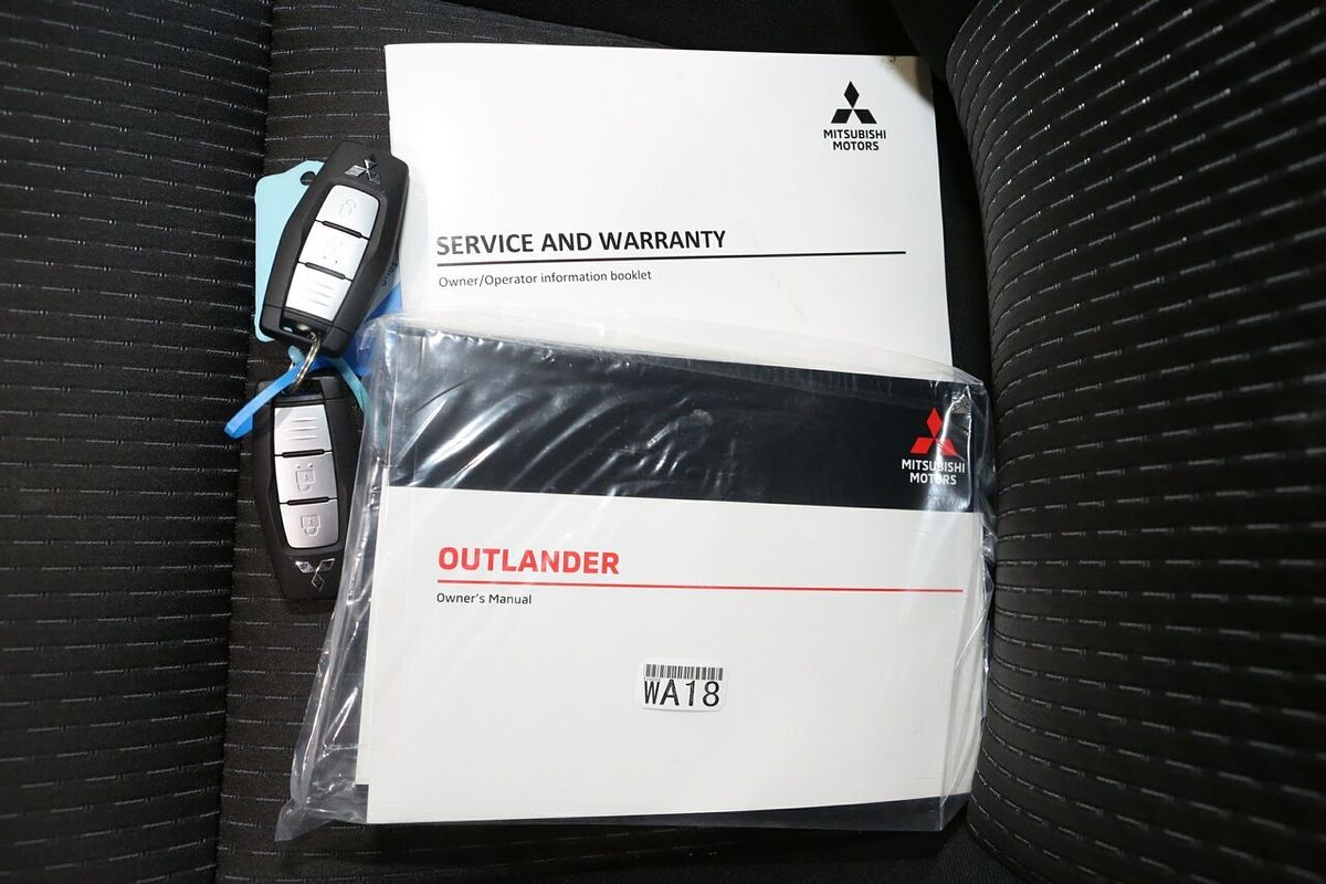 2024 Mitsubishi Outlander LS ZM