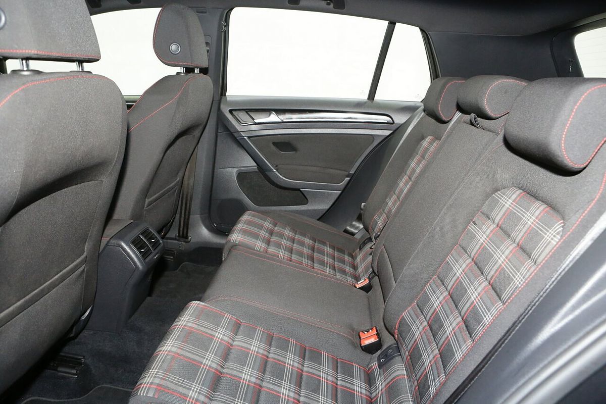 2017 Volkswagen Golf GTI 7