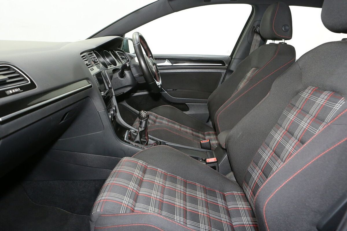 2017 Volkswagen Golf GTI 7