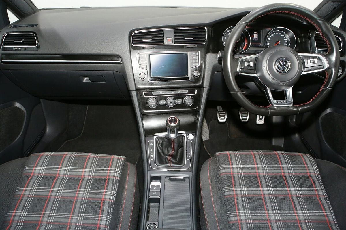 2017 Volkswagen Golf GTI 7