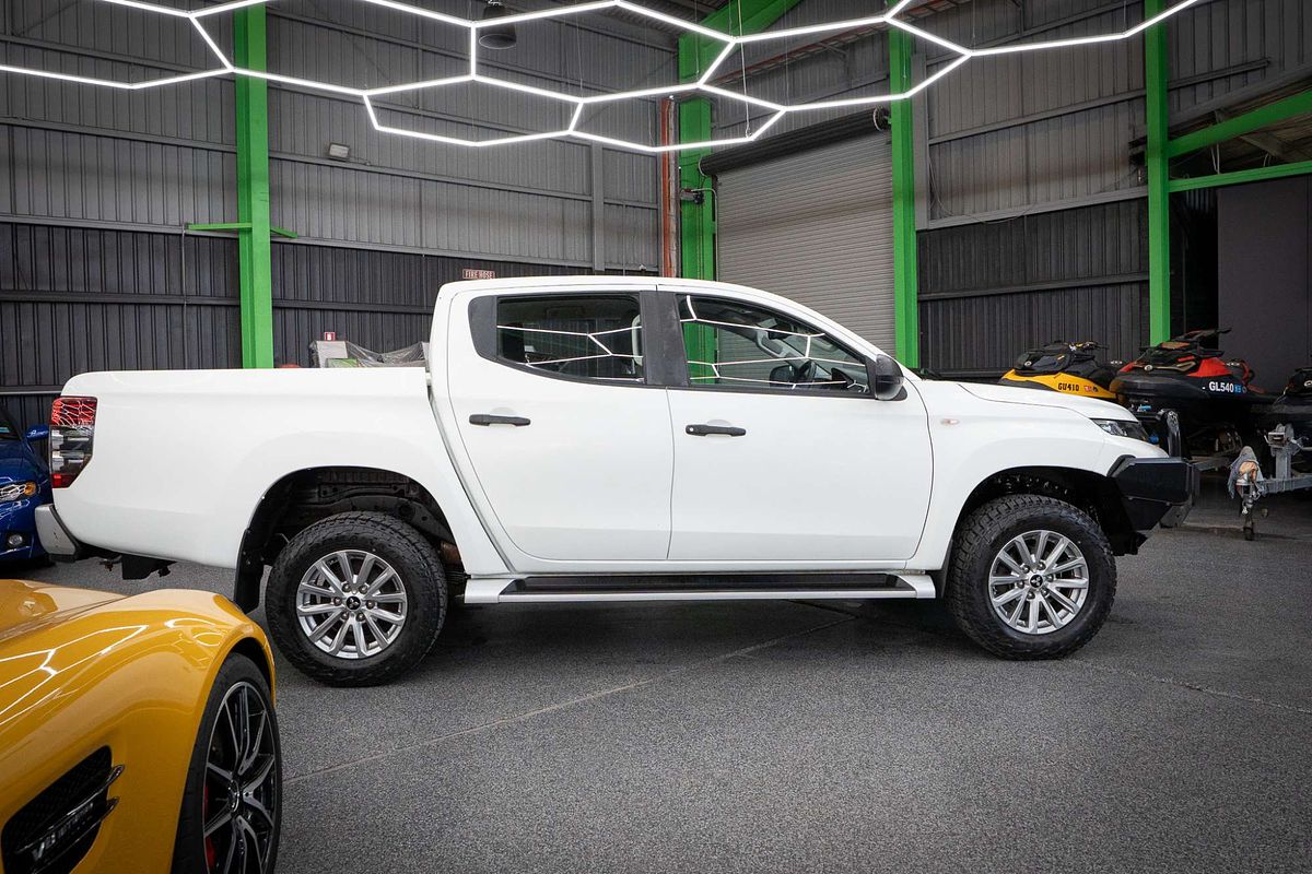 2019 Mitsubishi Triton GLX+ MR 4X4