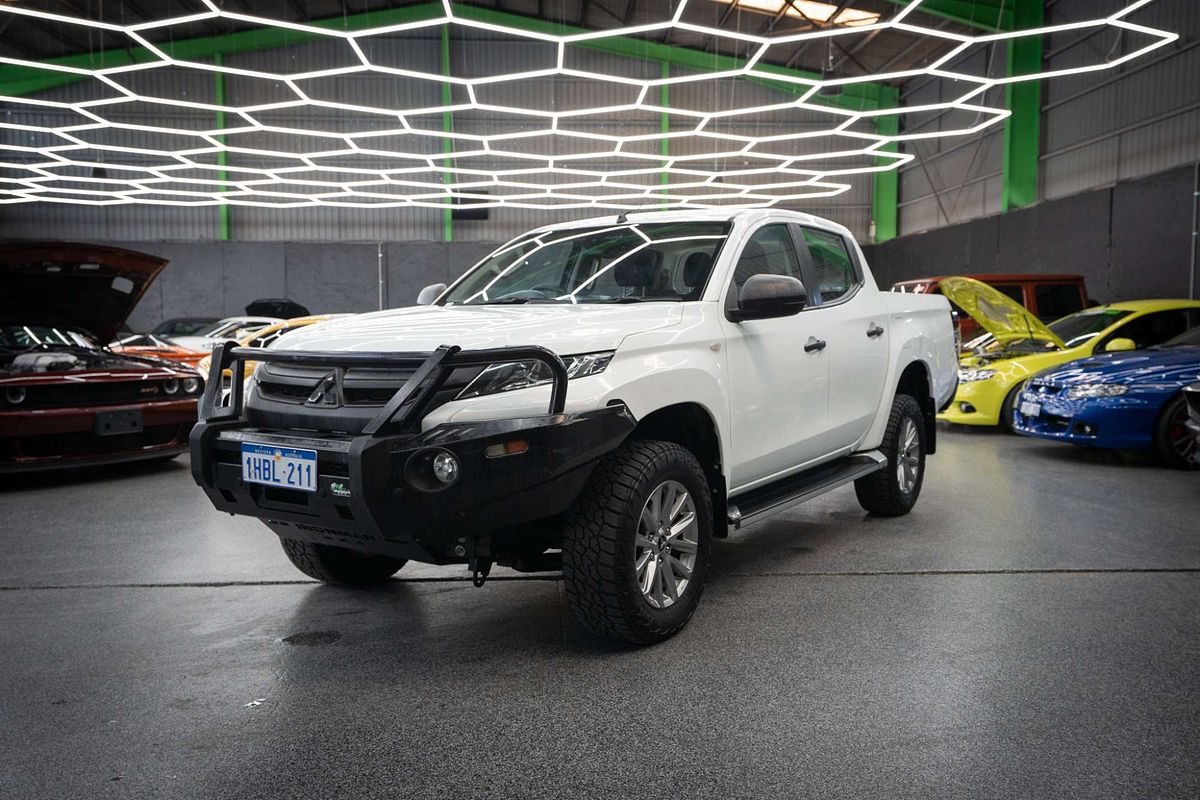 2019 Mitsubishi Triton GLX+ MR 4X4
