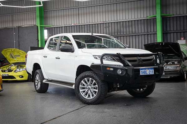2019 Mitsubishi Triton GLX+ MR 4X4
