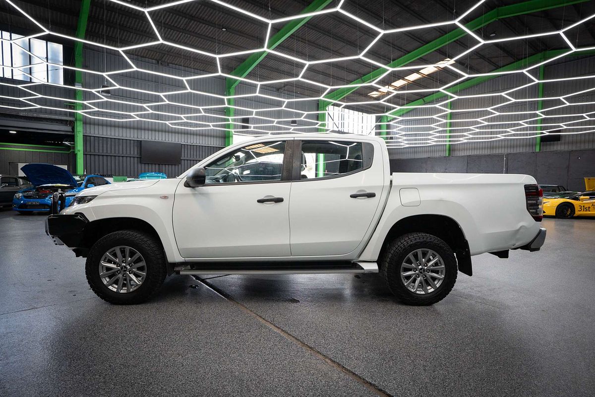2019 Mitsubishi Triton GLX+ MR 4X4