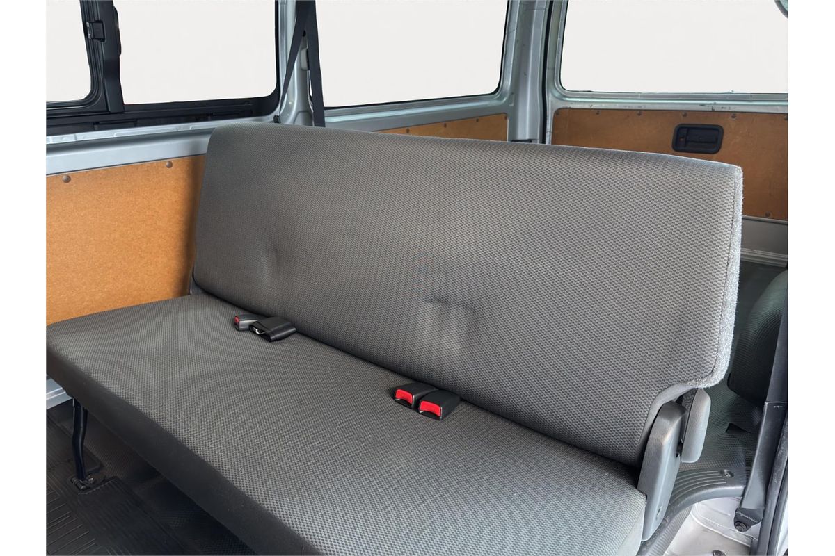 2015 Toyota Hiace Long DX 4WD
