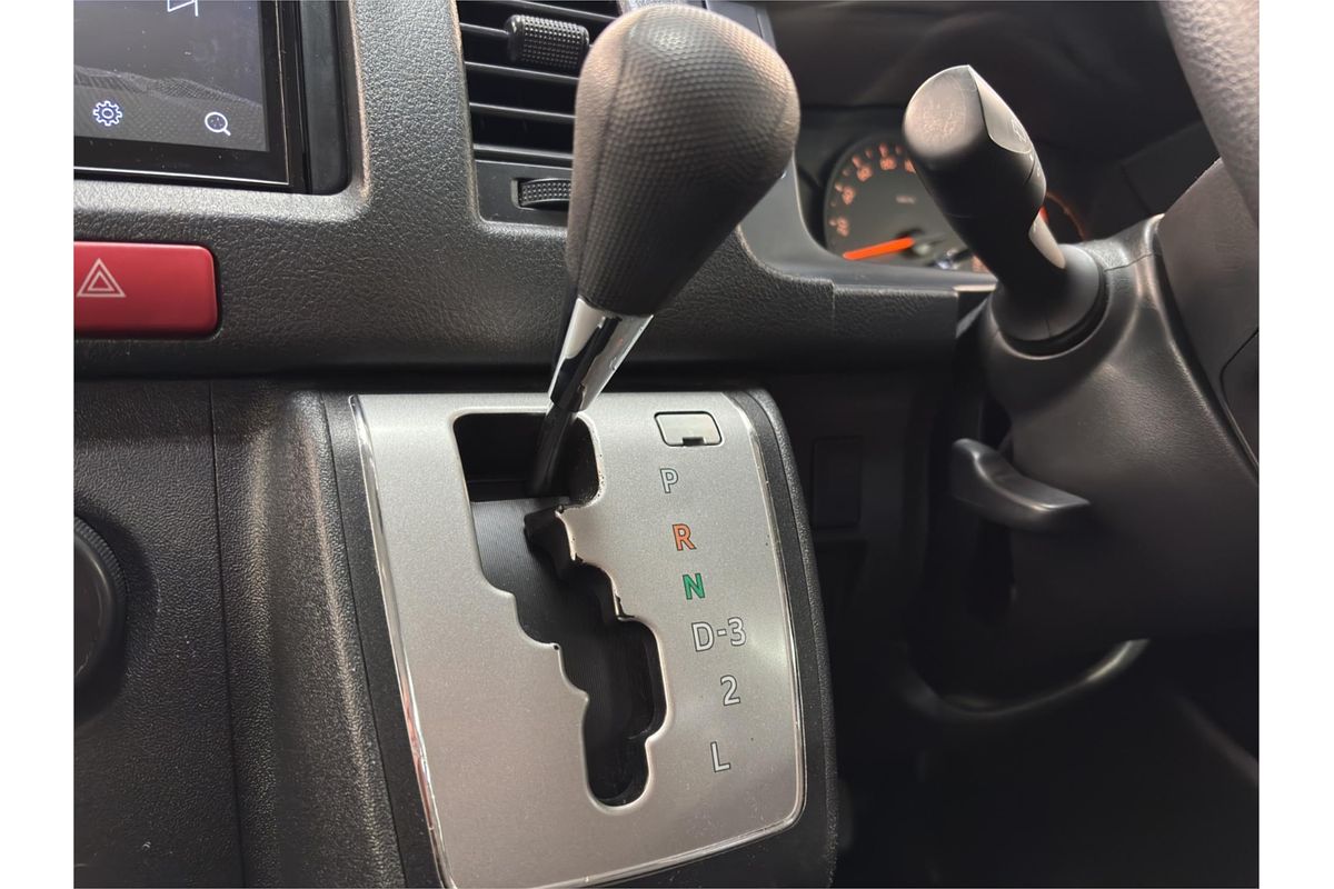 2015 Toyota Hiace Long DX 4WD