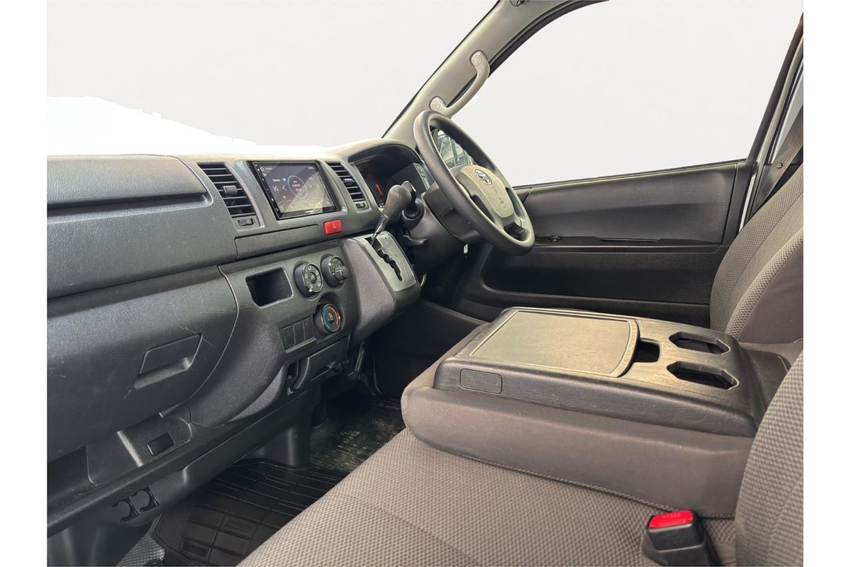 2015 Toyota Hiace Long DX 4WD